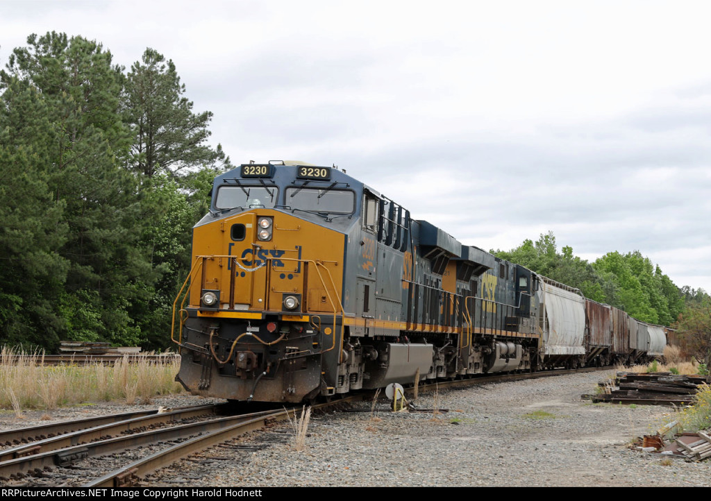 CSX 3230 in the lead of a grain train for the ACWR